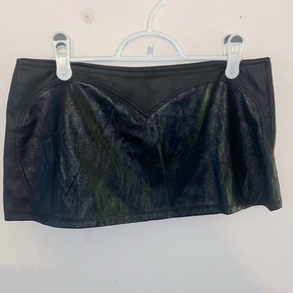 LIPSERVICE FETISH latex micro mini skirt - Picture 3 of 4